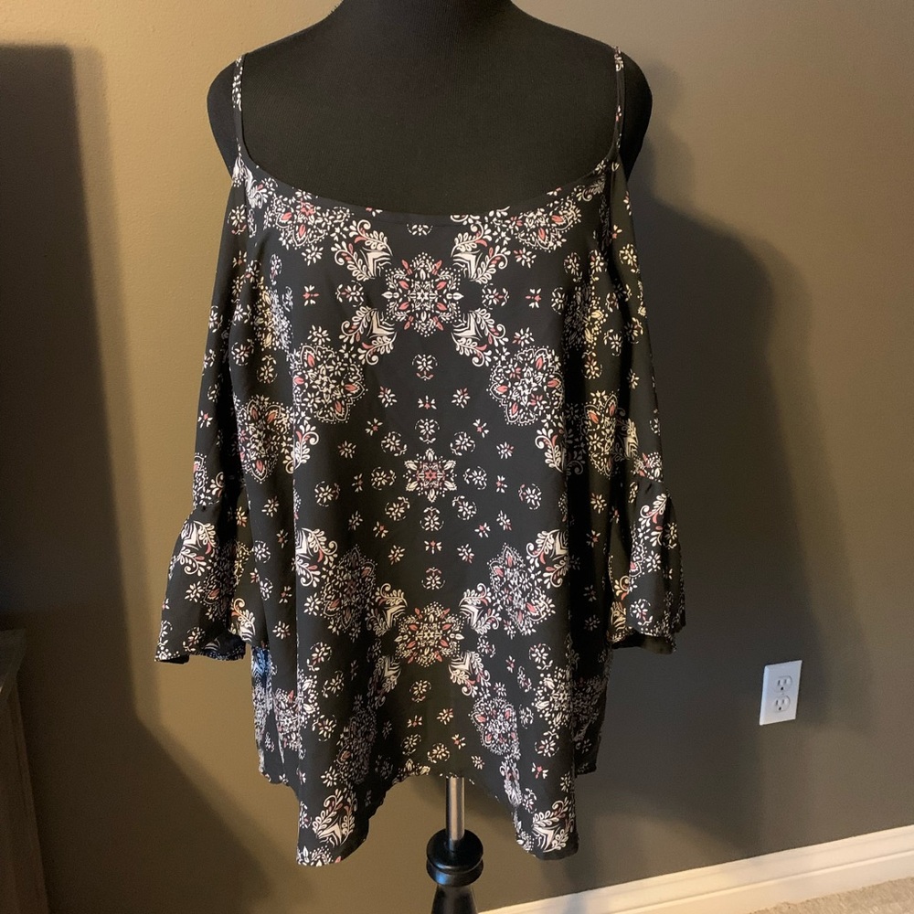 Torrid black cold shoulder blouse